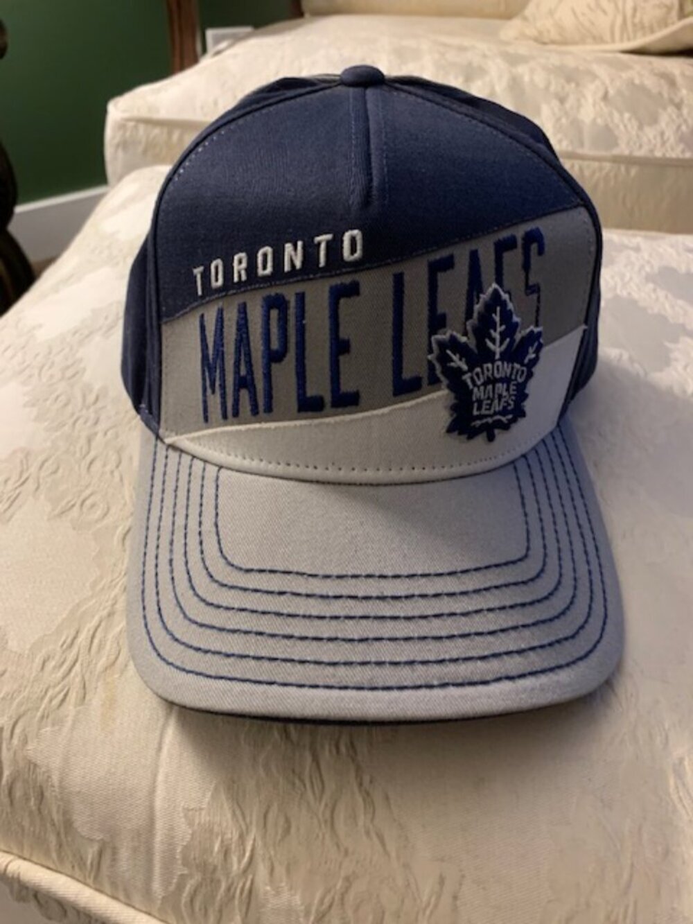 TORONTO NHL ADJUSTABLE CAP - Picture 3 of 3